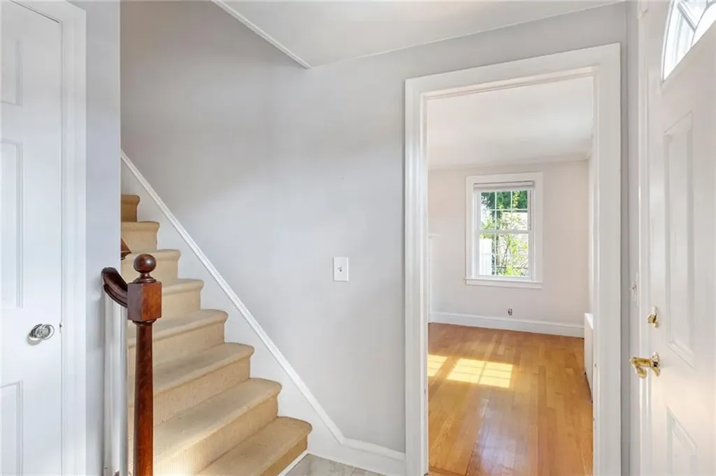 16 Elm Avenue East Providence RI 02916