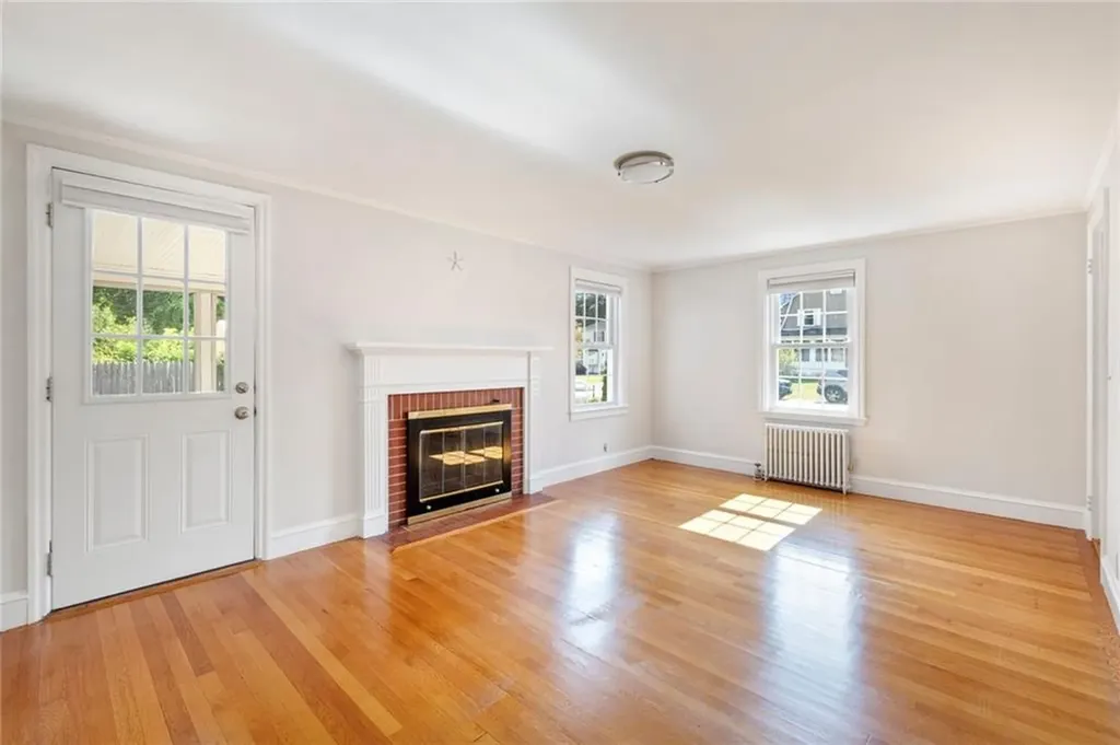 16 Elm Avenue East Providence RI 02916