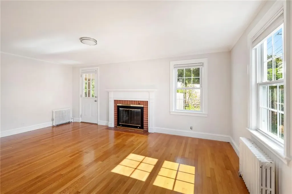 16 Elm Avenue East Providence RI 02916