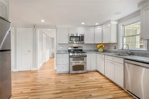 16 Elm Avenue East Providence RI 02916