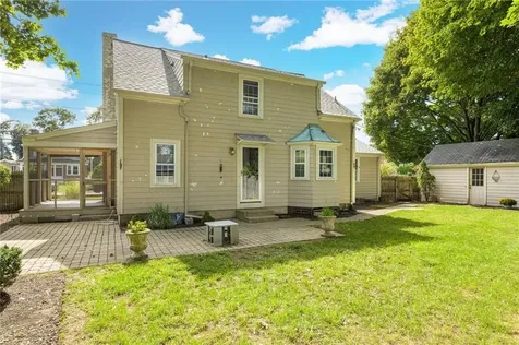 16 Elm Avenue East Providence RI 02916