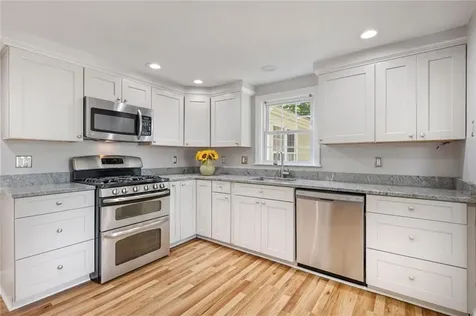 16 Elm Avenue East Providence RI 02916