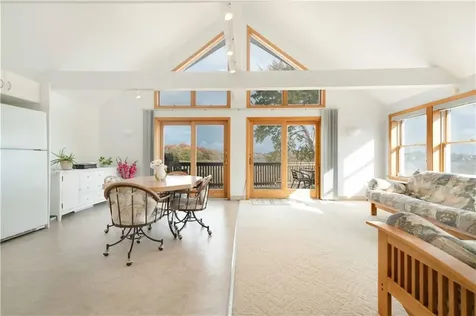 91 Bonnet Point Road Narragansett RI 02882