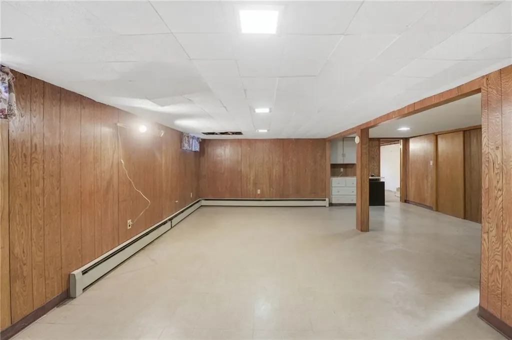 32 Omaha Boulevard Warwick RI 02889