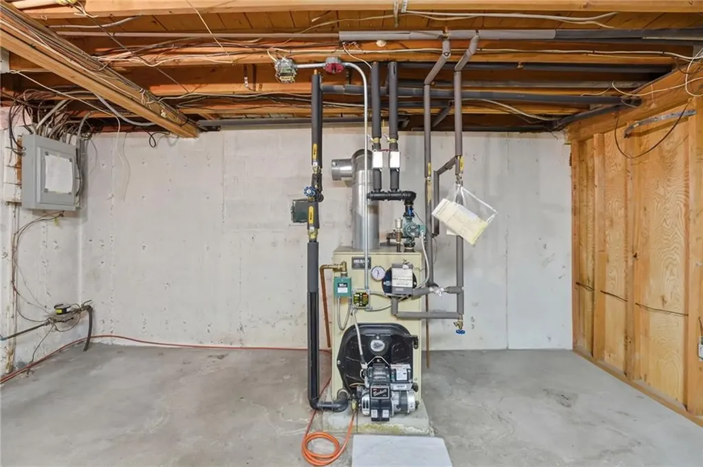 32 Omaha Boulevard Warwick RI 02889