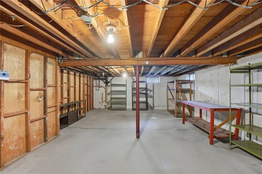 32 Omaha Boulevard Warwick RI 02889