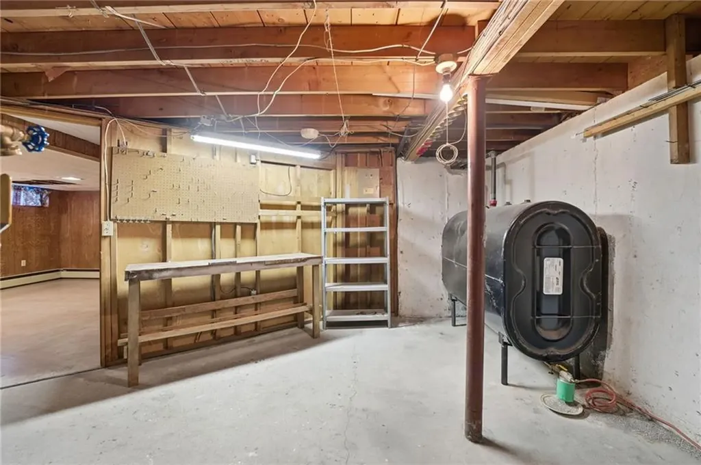 32 Omaha Boulevard Warwick RI 02889