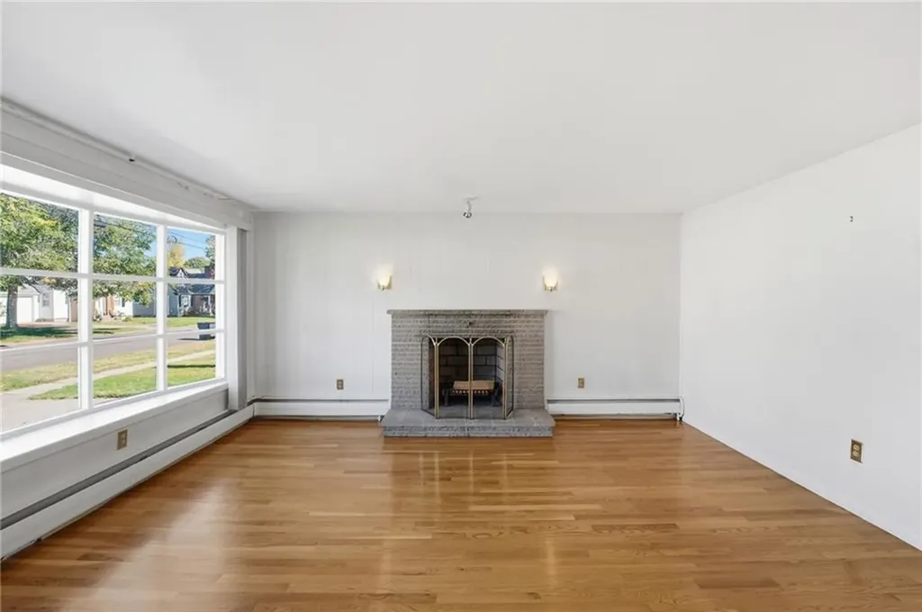 32 Omaha Boulevard Warwick RI 02889