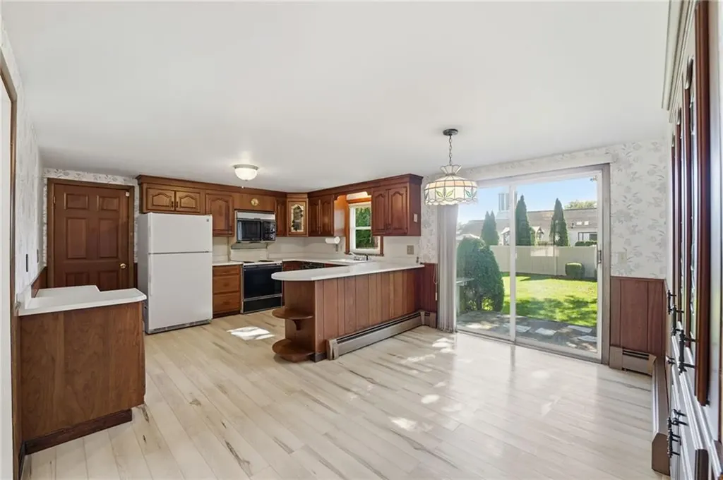 32 Omaha Boulevard Warwick RI 02889