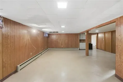 32 Omaha Boulevard Warwick RI 02889