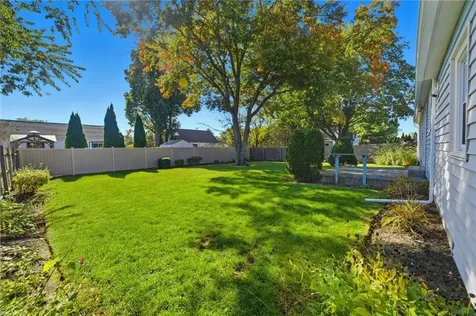 32 Omaha Boulevard Warwick RI 02889