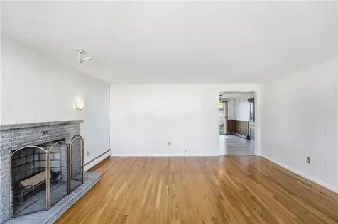 32 Omaha Boulevard Warwick RI 02889