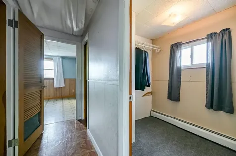 92 Bracket Avenue Tiverton RI 02878