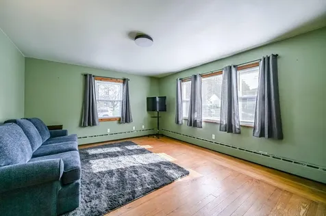 92 Bracket Avenue Tiverton RI 02878