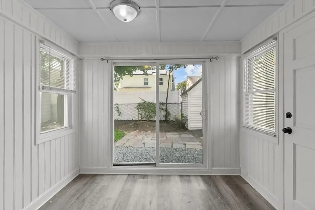 74 Leslie Street Cranston RI 02910