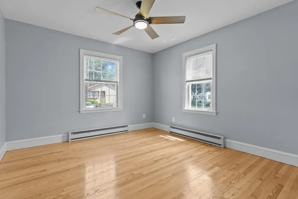 74 Leslie Street Cranston RI 02910