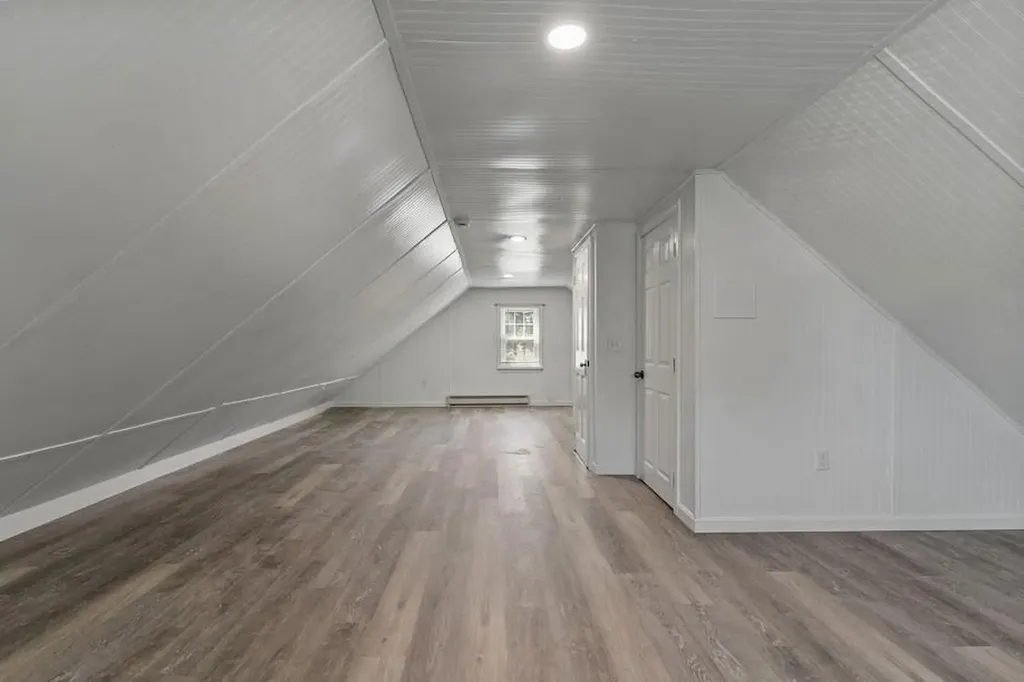 74 Leslie Street Cranston RI 02910