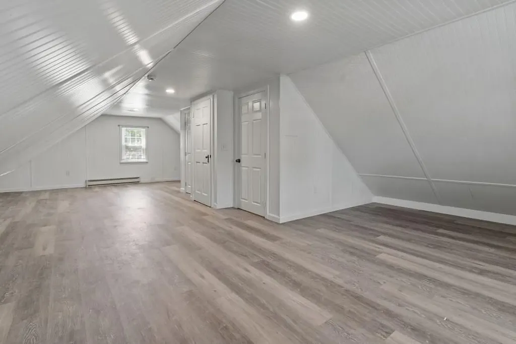 74 Leslie Street Cranston RI 02910