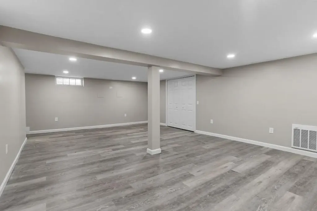 74 Leslie Street Cranston RI 02910