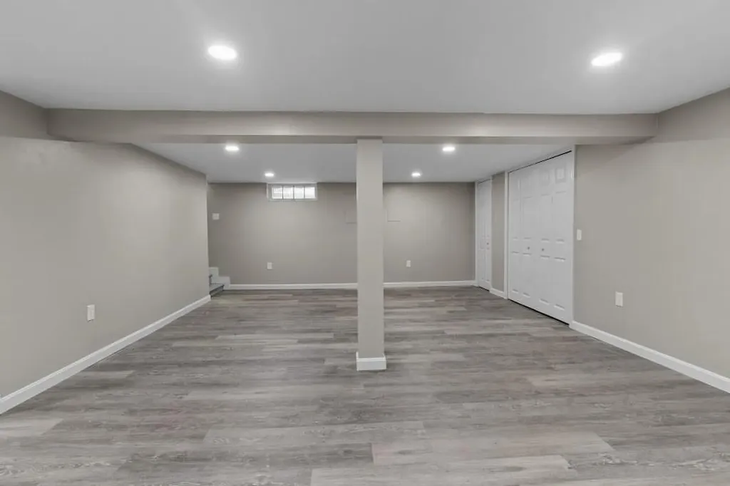 74 Leslie Street Cranston RI 02910