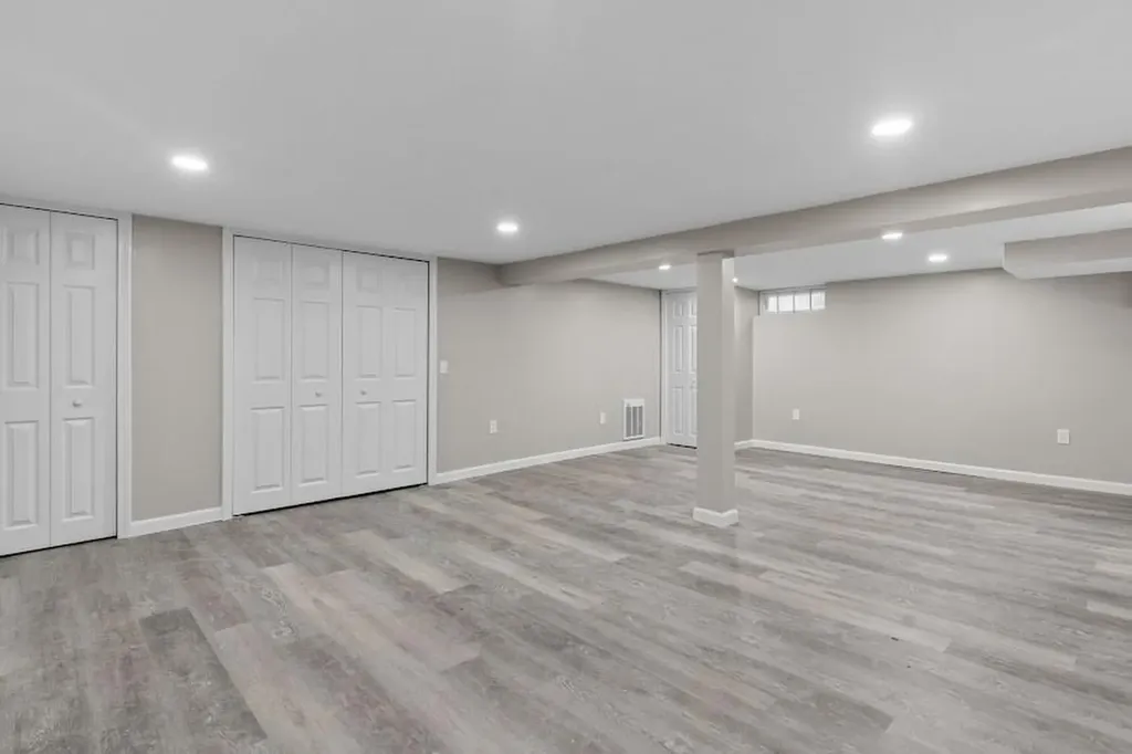 74 Leslie Street Cranston RI 02910