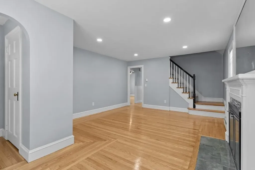 74 Leslie Street Cranston RI 02910