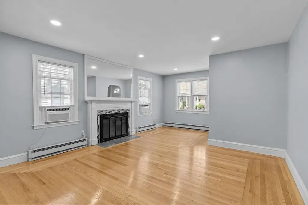 74 Leslie Street Cranston RI 02910