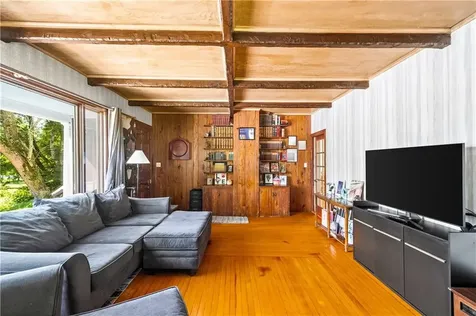 1189 Plainfield Street Johnston RI 02919