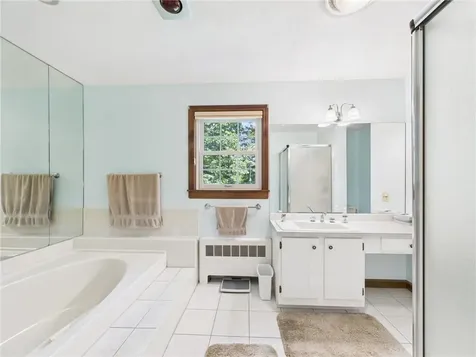 10 Columbia Lane Jamestown RI 02835