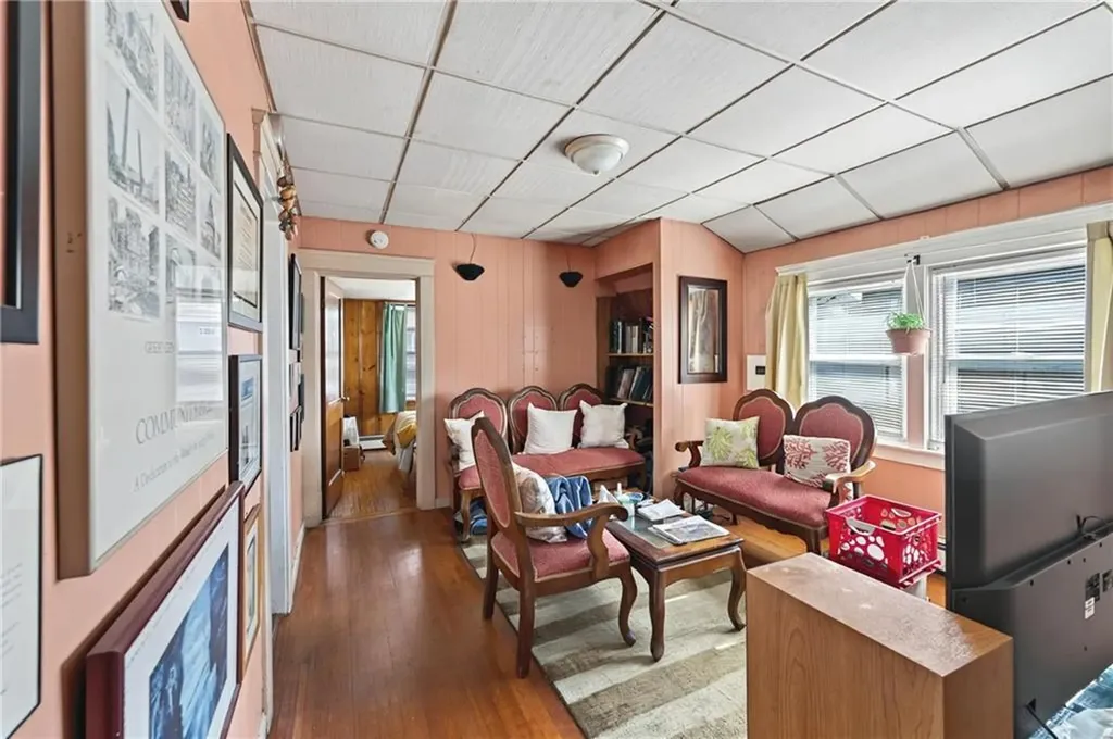 1264 Elmwood Avenue Providence RI 02907
