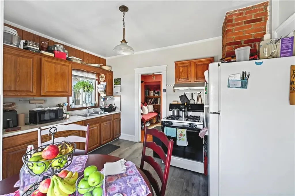 1264 Elmwood Avenue Providence RI 02907
