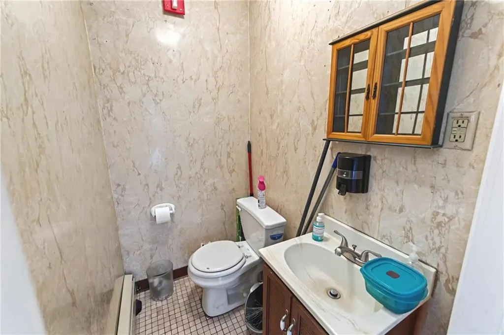 1264 Elmwood Avenue Providence RI 02907
