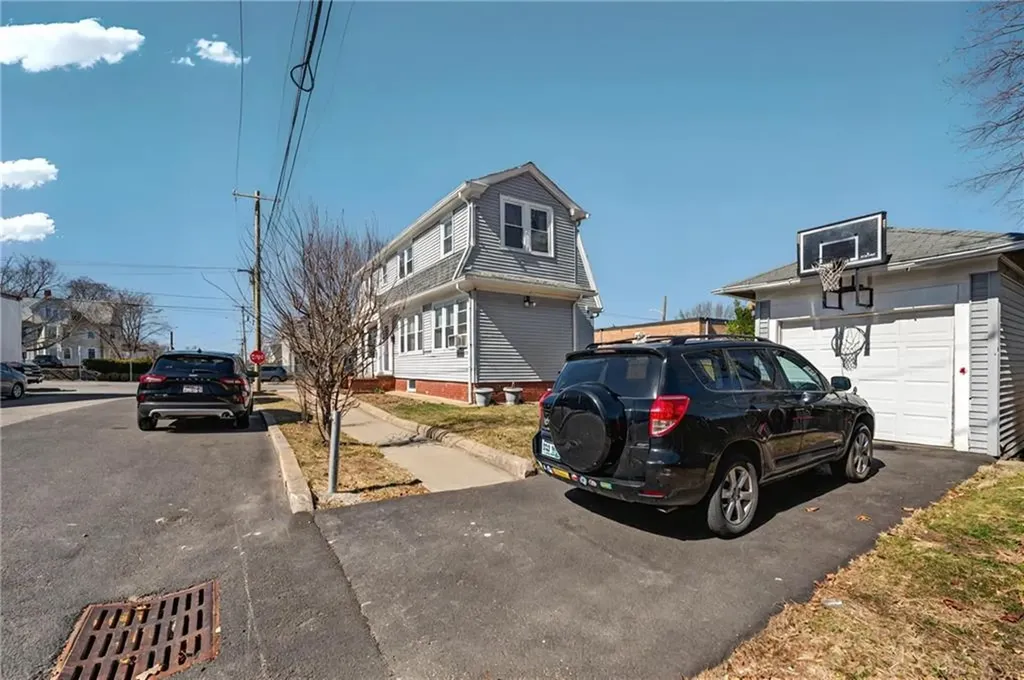 1264 Elmwood Avenue Providence RI 02907