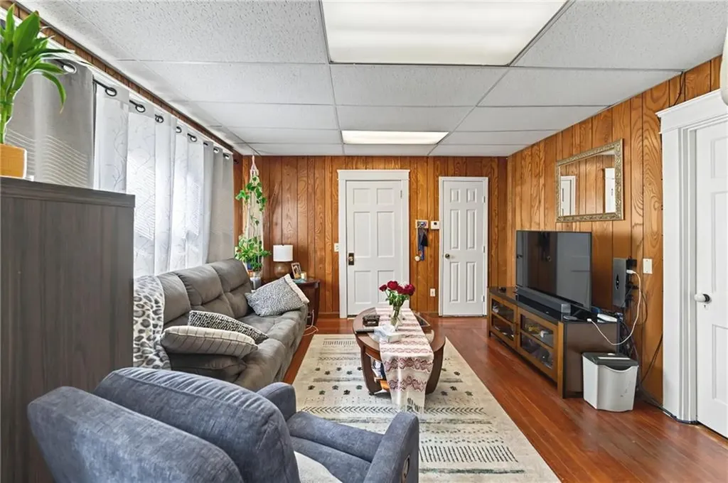 1264 Elmwood Avenue Providence RI 02907