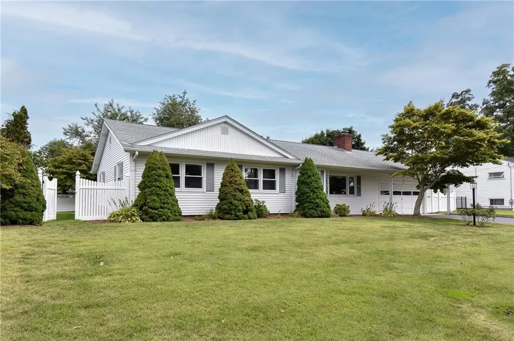 44 Crowfield Drive Warwick RI 02888