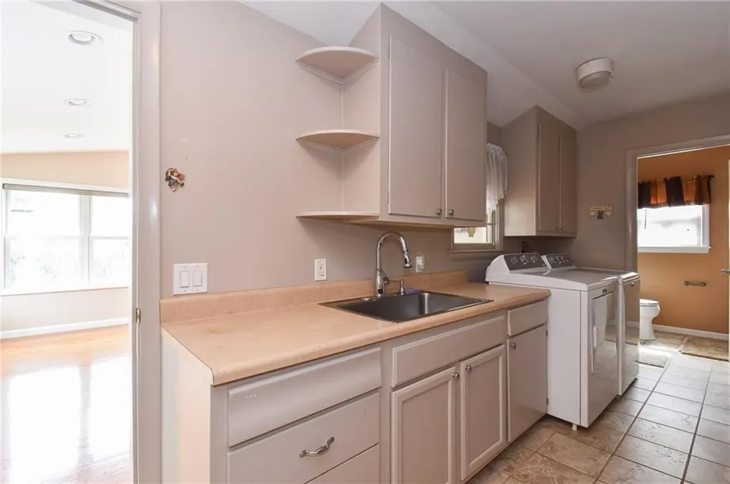 44 Crowfield Drive Warwick RI 02888