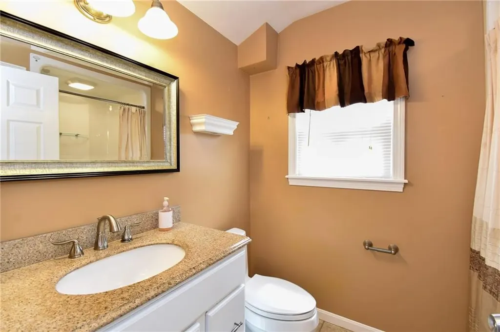 44 Crowfield Drive Warwick RI 02888