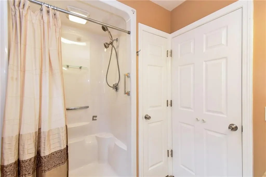 44 Crowfield Drive Warwick RI 02888