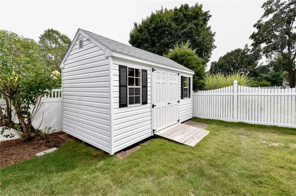 44 Crowfield Drive Warwick RI 02888