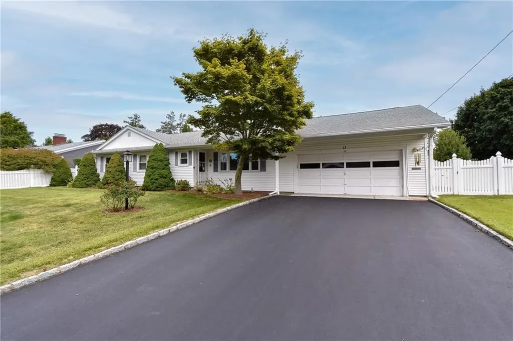 44 Crowfield Drive Warwick RI 02888