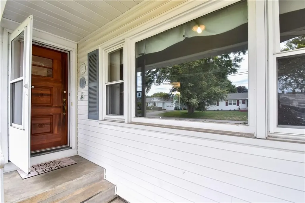 44 Crowfield Drive Warwick RI 02888