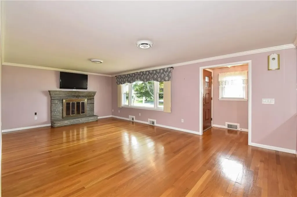 44 Crowfield Drive Warwick RI 02888
