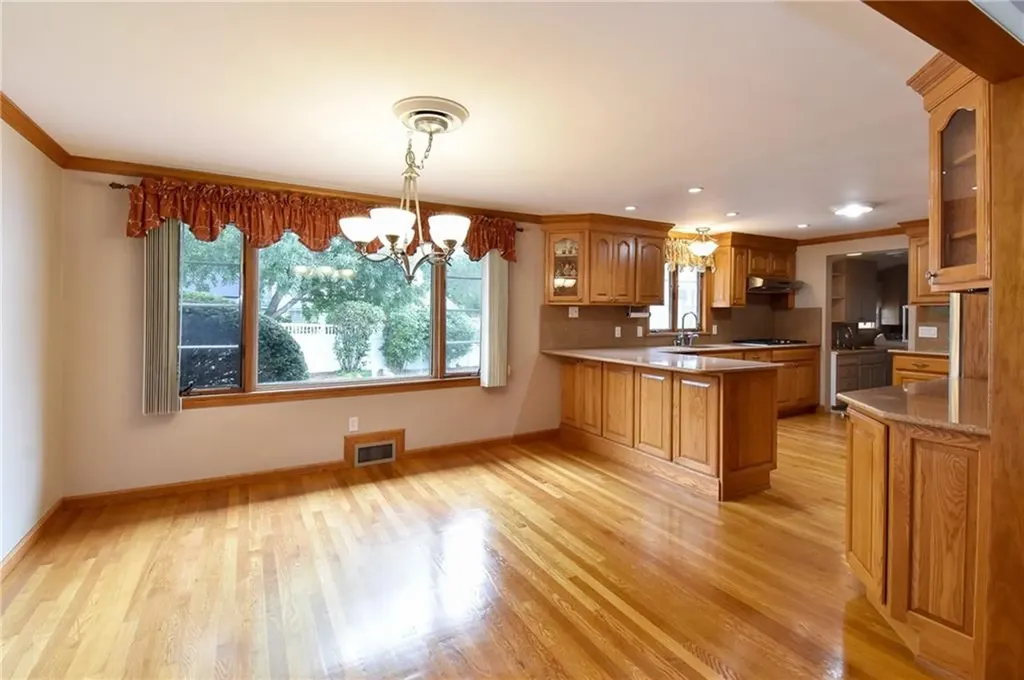 44 Crowfield Drive Warwick RI 02888