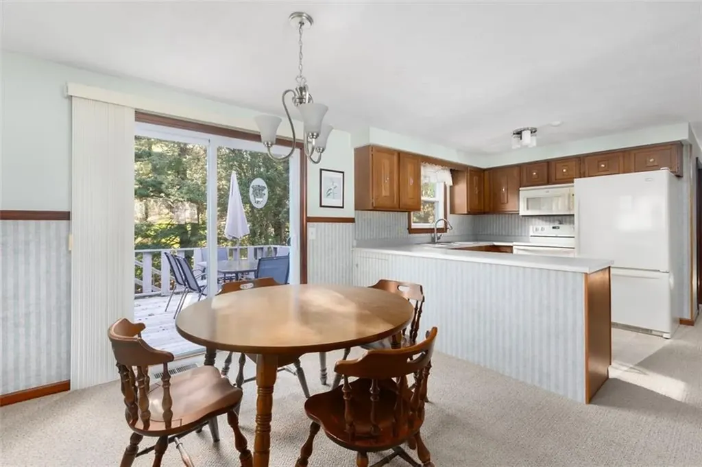 136 Sefton Avenue Warwick RI 02889