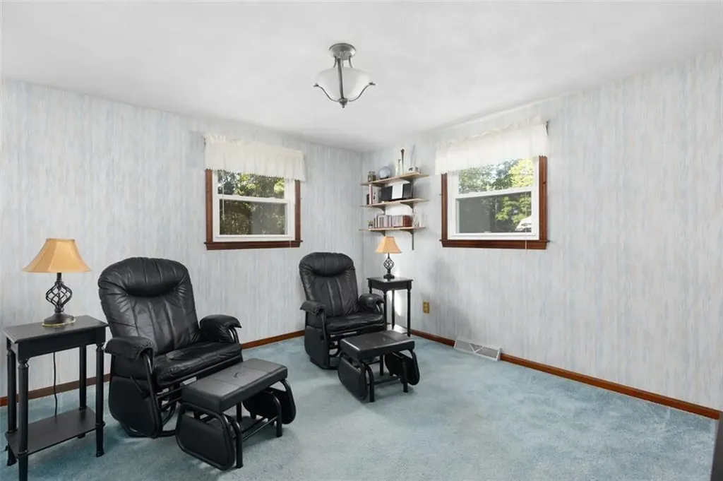 136 Sefton Avenue Warwick RI 02889