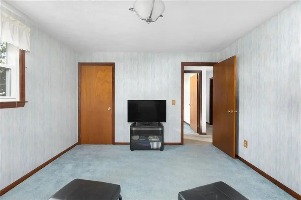 136 Sefton Avenue Warwick RI 02889