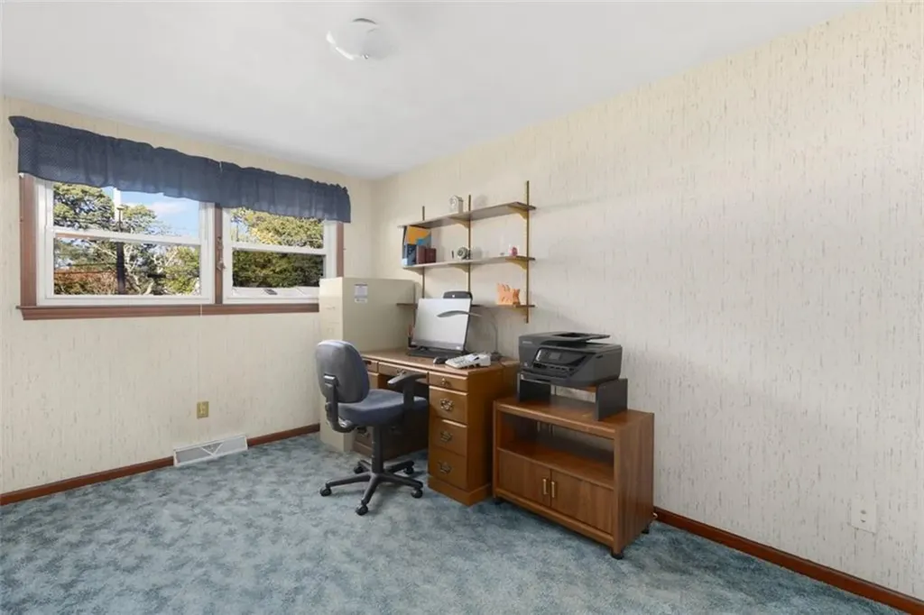 136 Sefton Avenue Warwick RI 02889