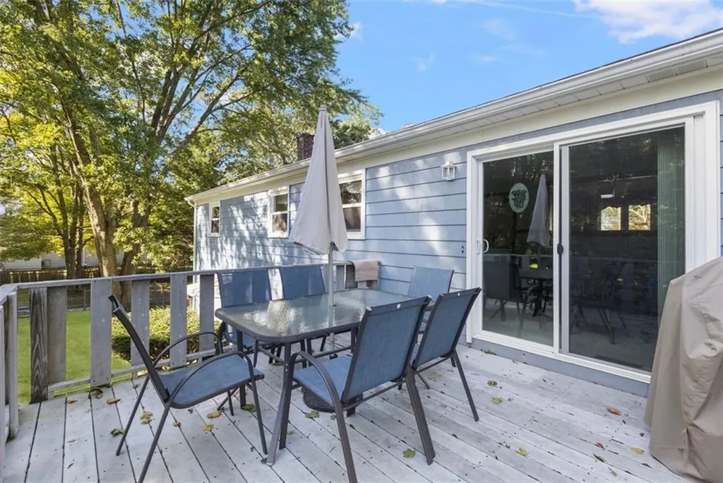 136 Sefton Avenue Warwick RI 02889