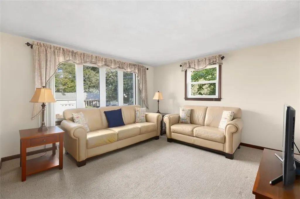 136 Sefton Avenue Warwick RI 02889