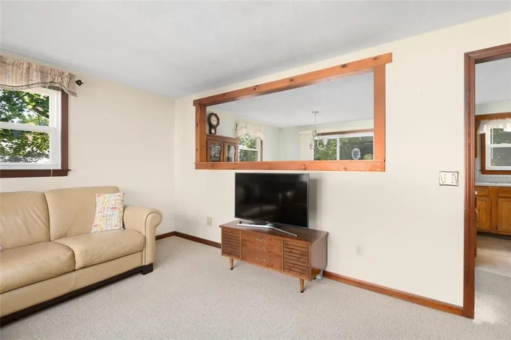 136 Sefton Avenue Warwick RI 02889